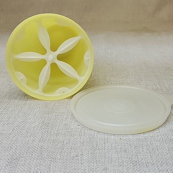 Variety Of 5 Tupperware Items (Set 1) - Picture 5 of 11